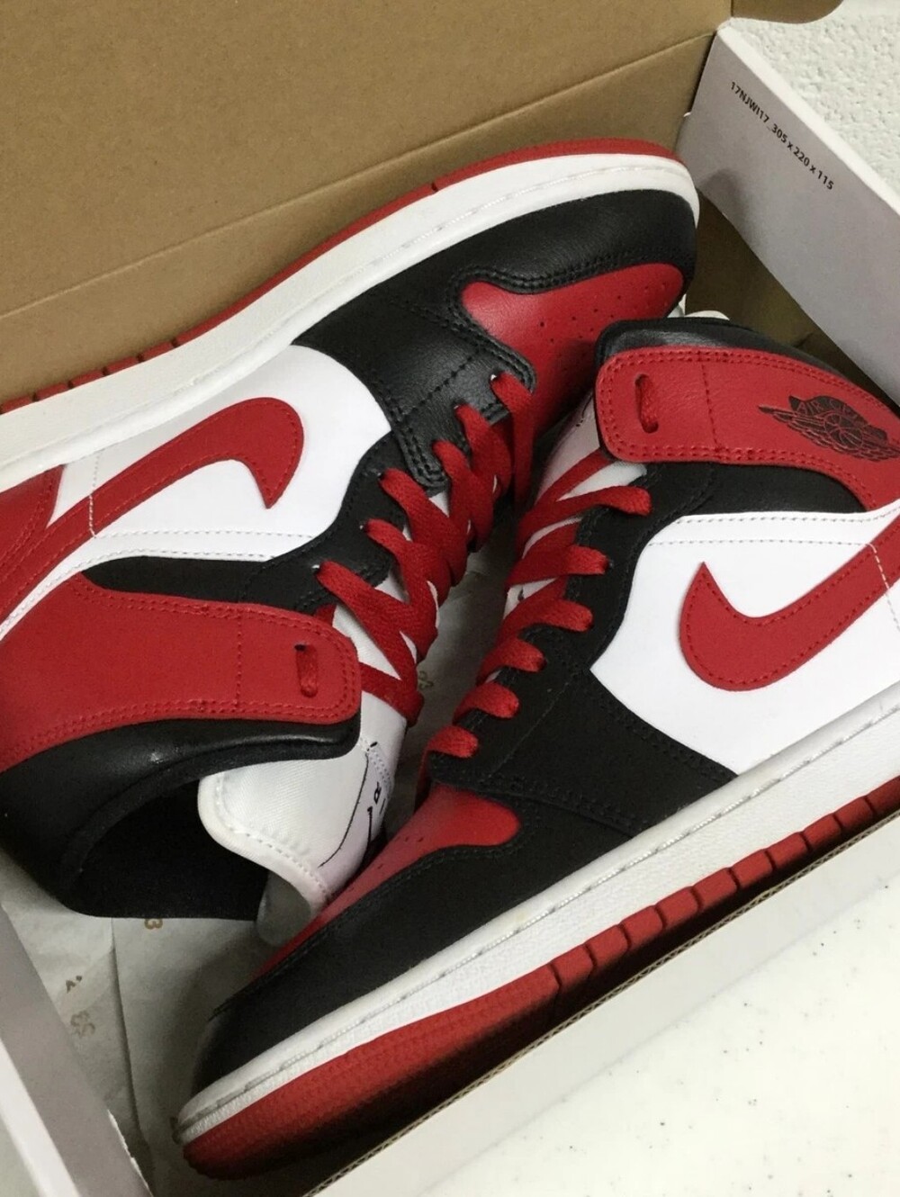 Nike Air Jordan 1 Mid 'Alternate Bred Toe' Womens Size 7 BQ6472 - Picture 4 of 10
